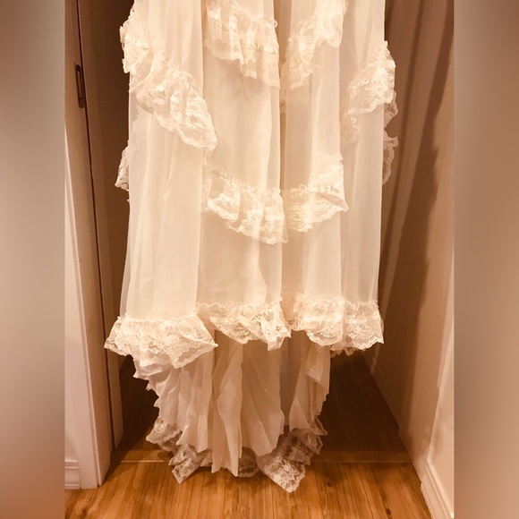 Vintage Wedding Dress Size 10 or Medium - Picture 11 of 17